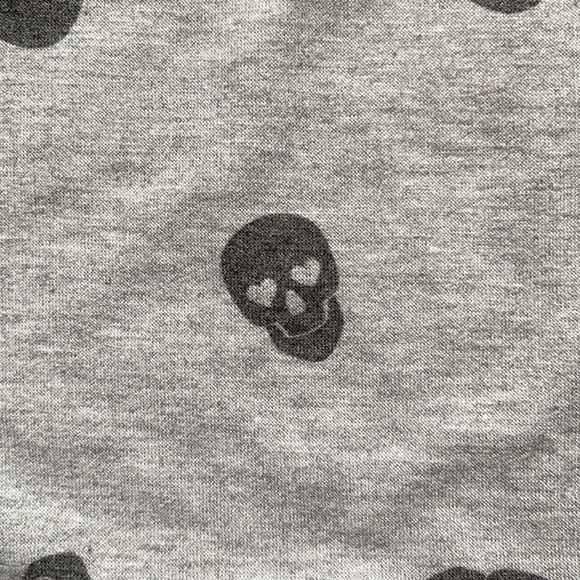 Skull Long-Sleeve - Picture 5 of 5